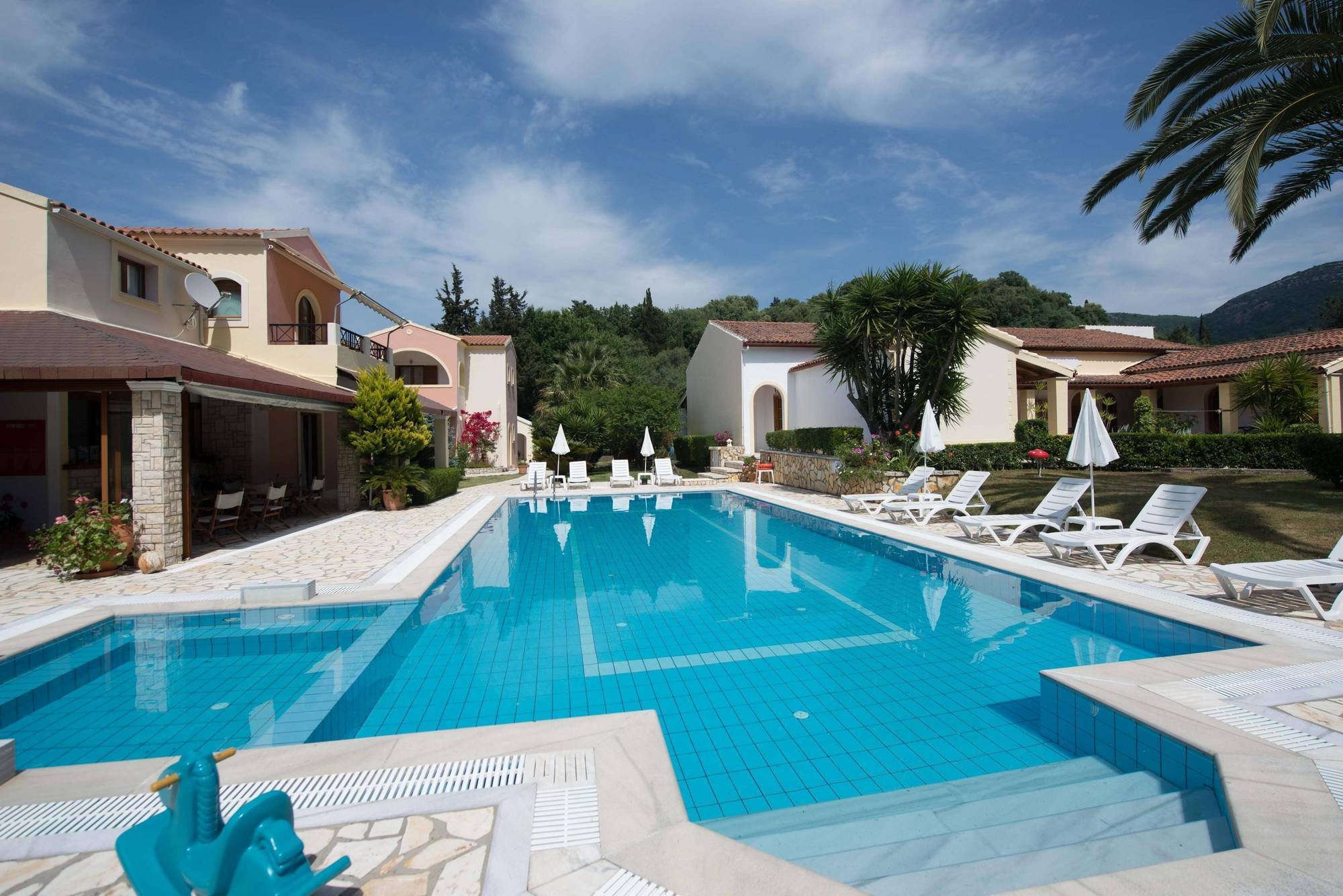 Villa Violetta Acharavi  Luaran gambar